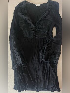 Altar'd State Black Long Sleeve Lace-Trim V-Neck Dress size small